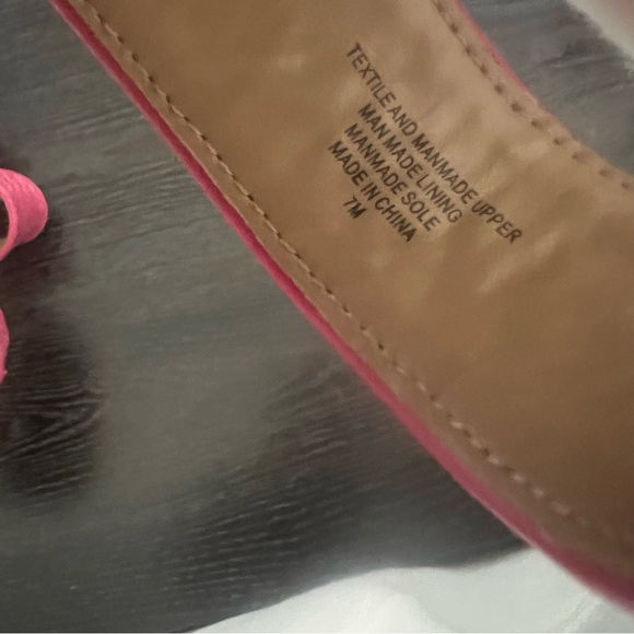 NWT Ann Taylor Liv Pink Block Heel Sandals, Size 7 - Picture 5 of 7